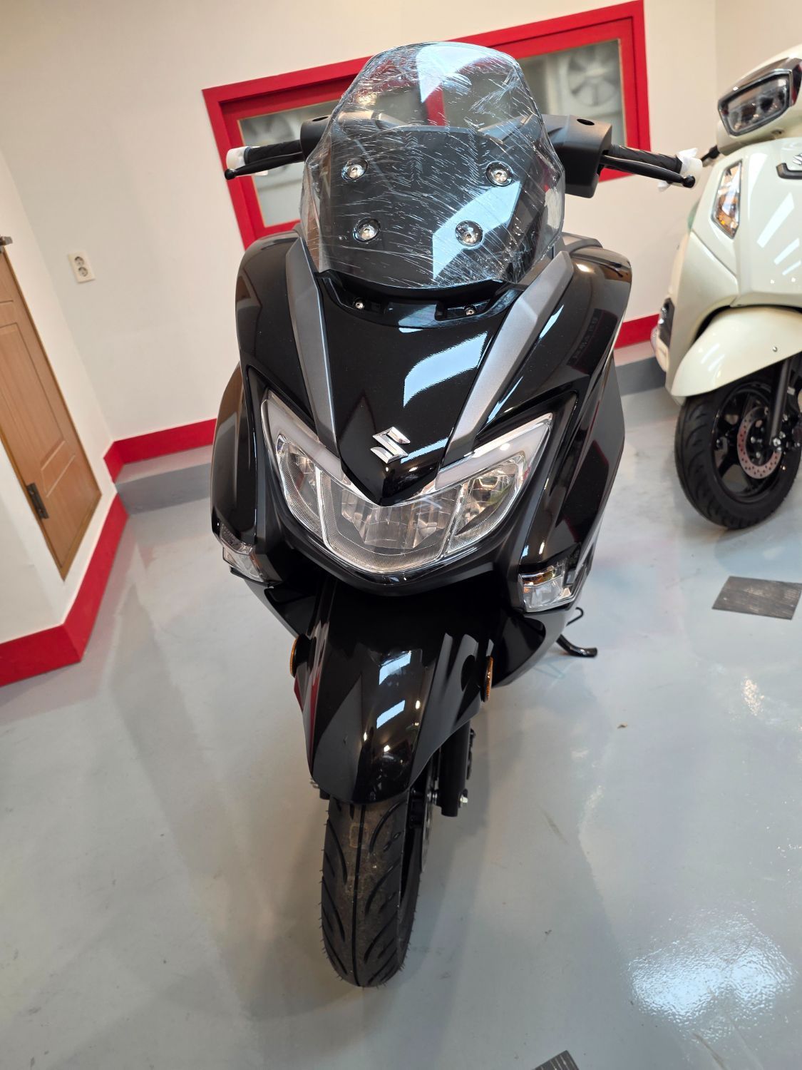 스즈키 버그만 스트리트 125 EX 11