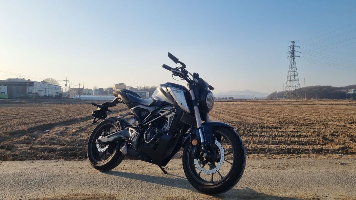 혼다 CB 125 R main