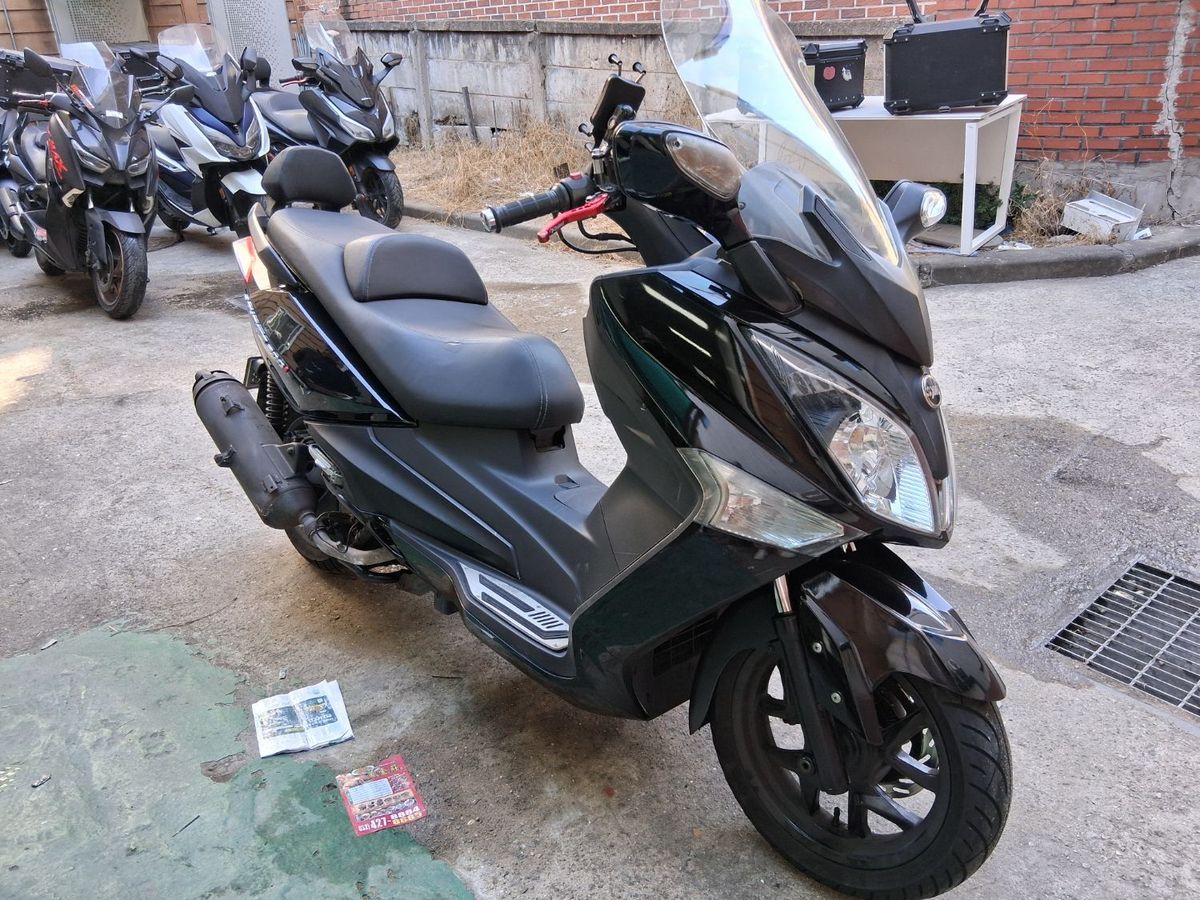 SYM 조이맥스 300 i ABS 6