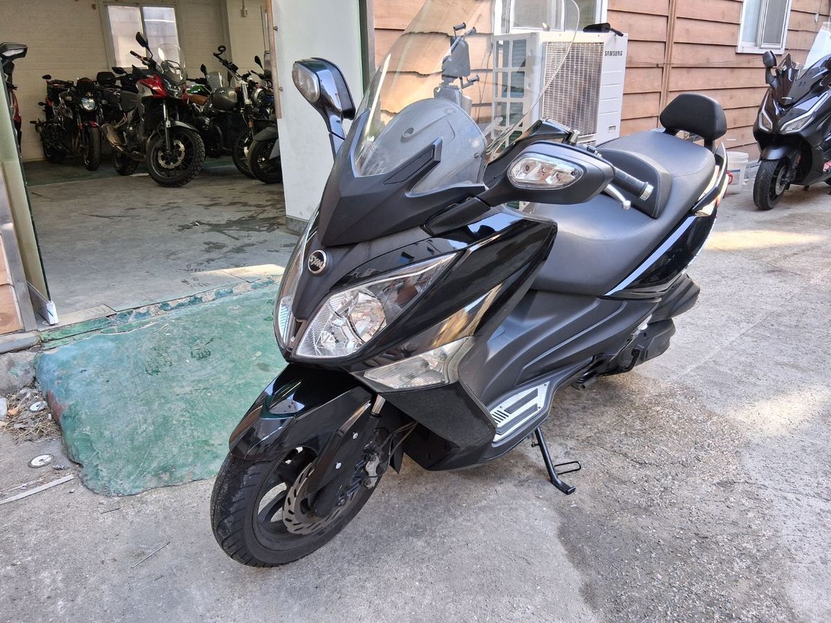 SYM 조이맥스 300 i ABS main