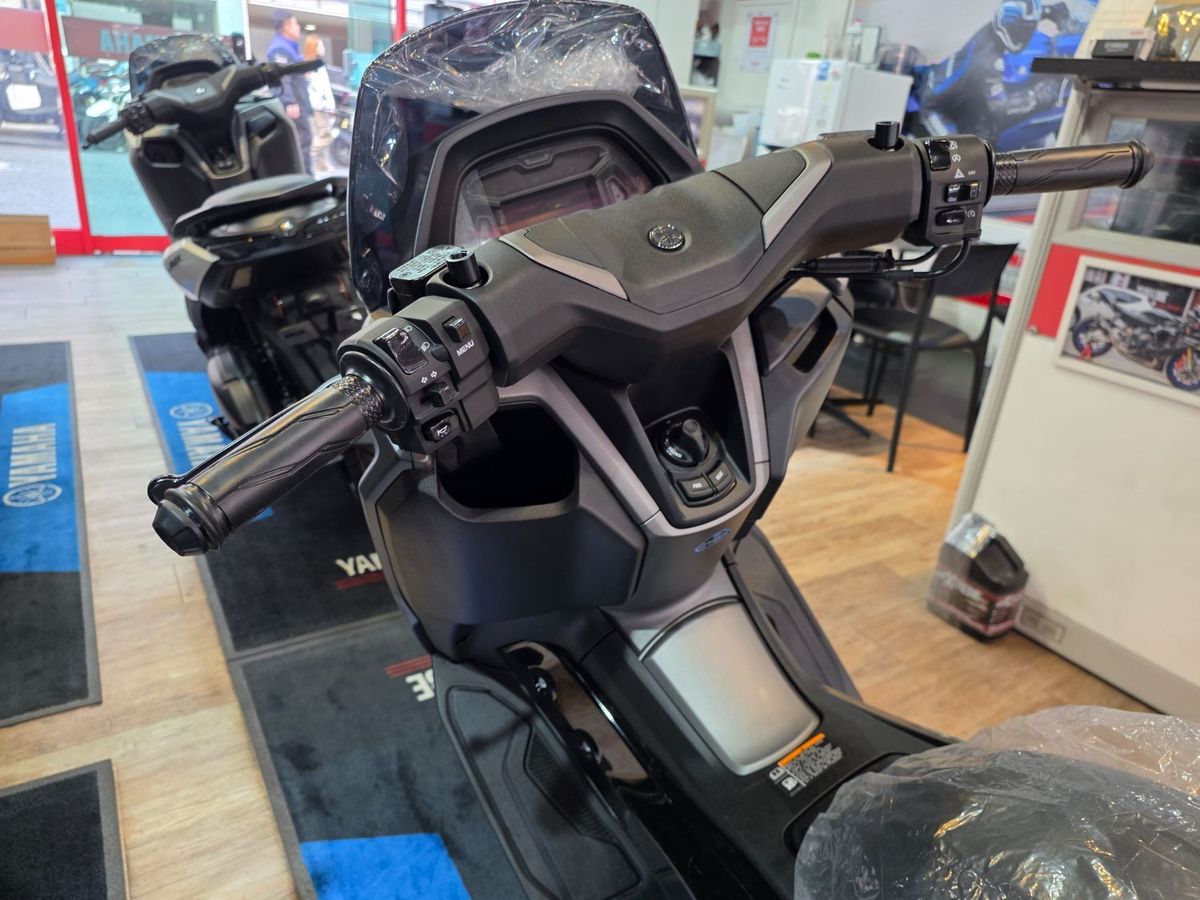야마하 NMAX 125 11