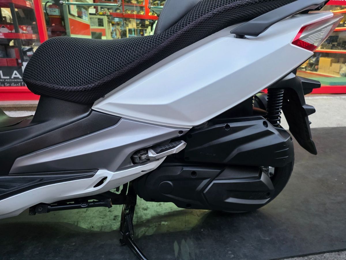 SYM 조이맥스 300 i more