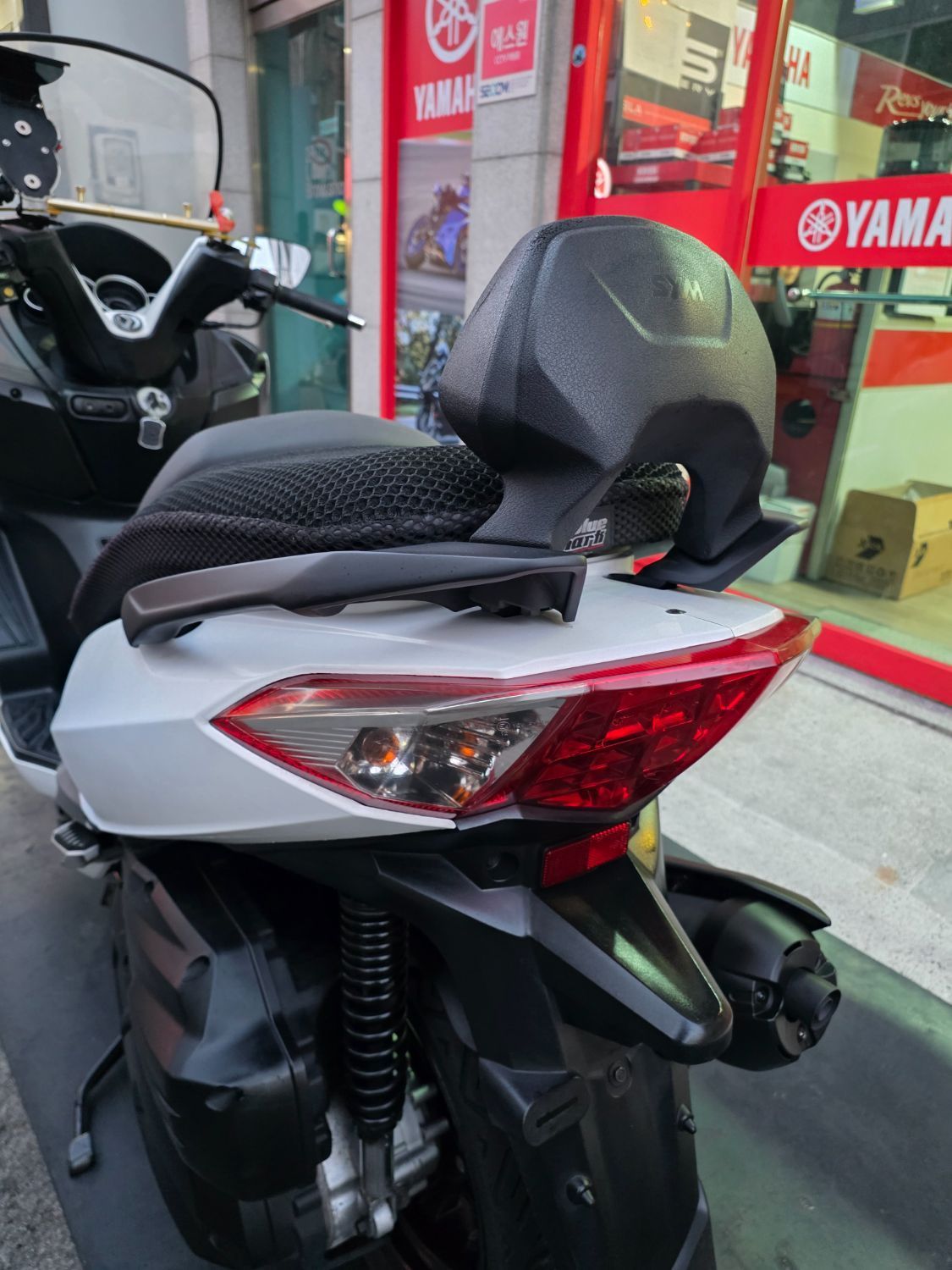 SYM 조이맥스 300 i 13