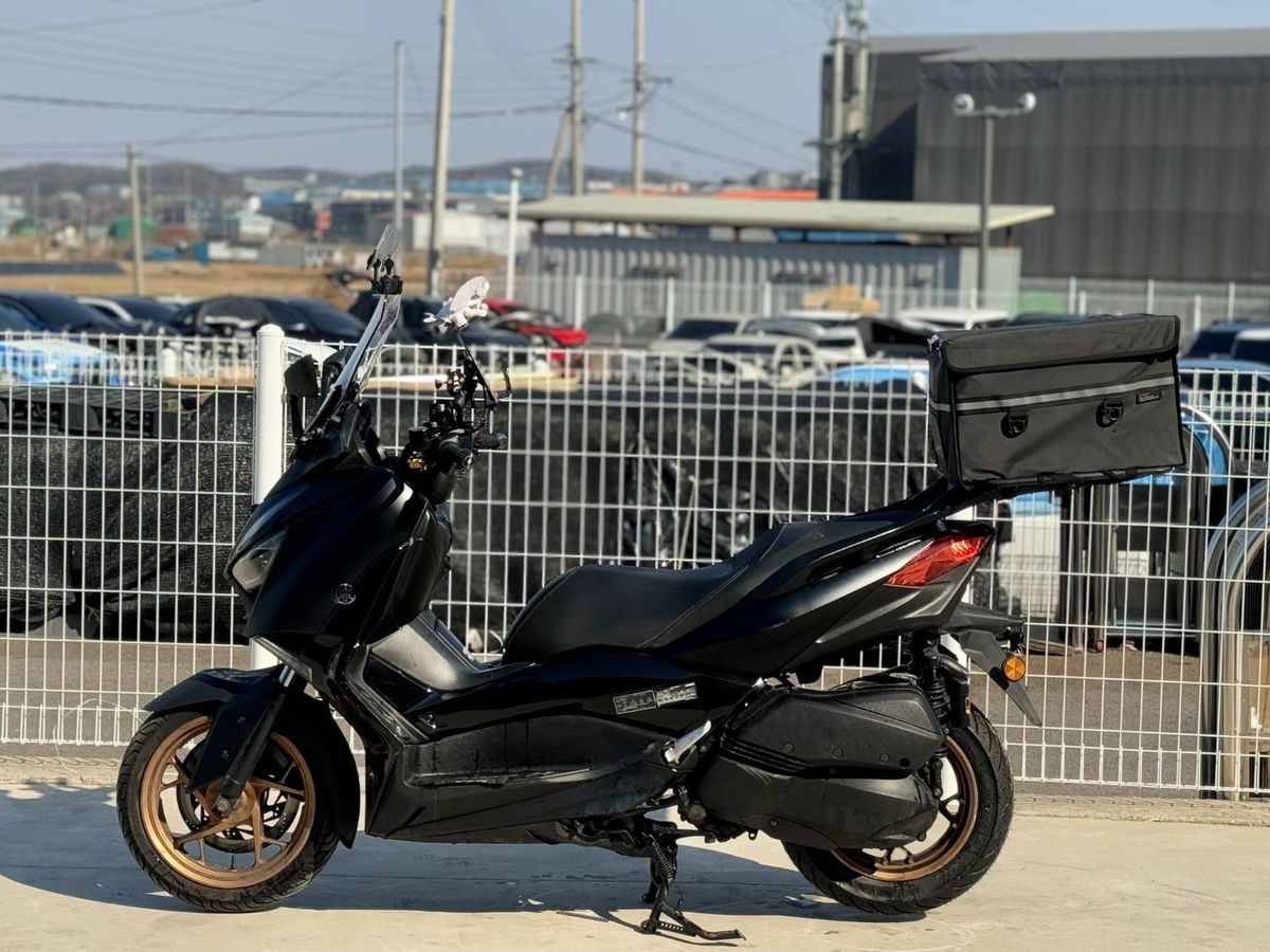 야마하 XMAX 300 ABS 4