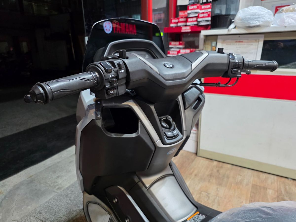 야마하 NMAX 125 23