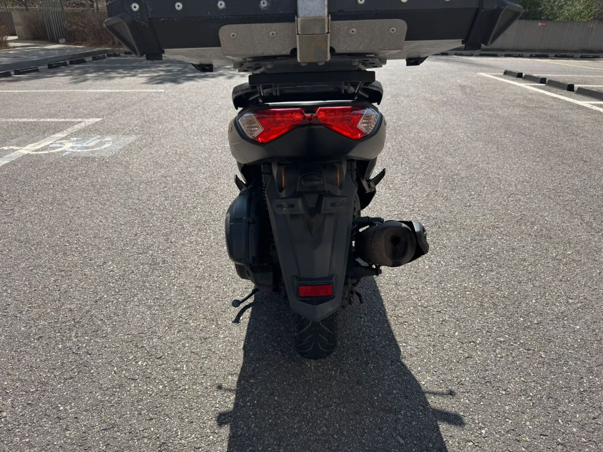 야마하 NMAX 125 7