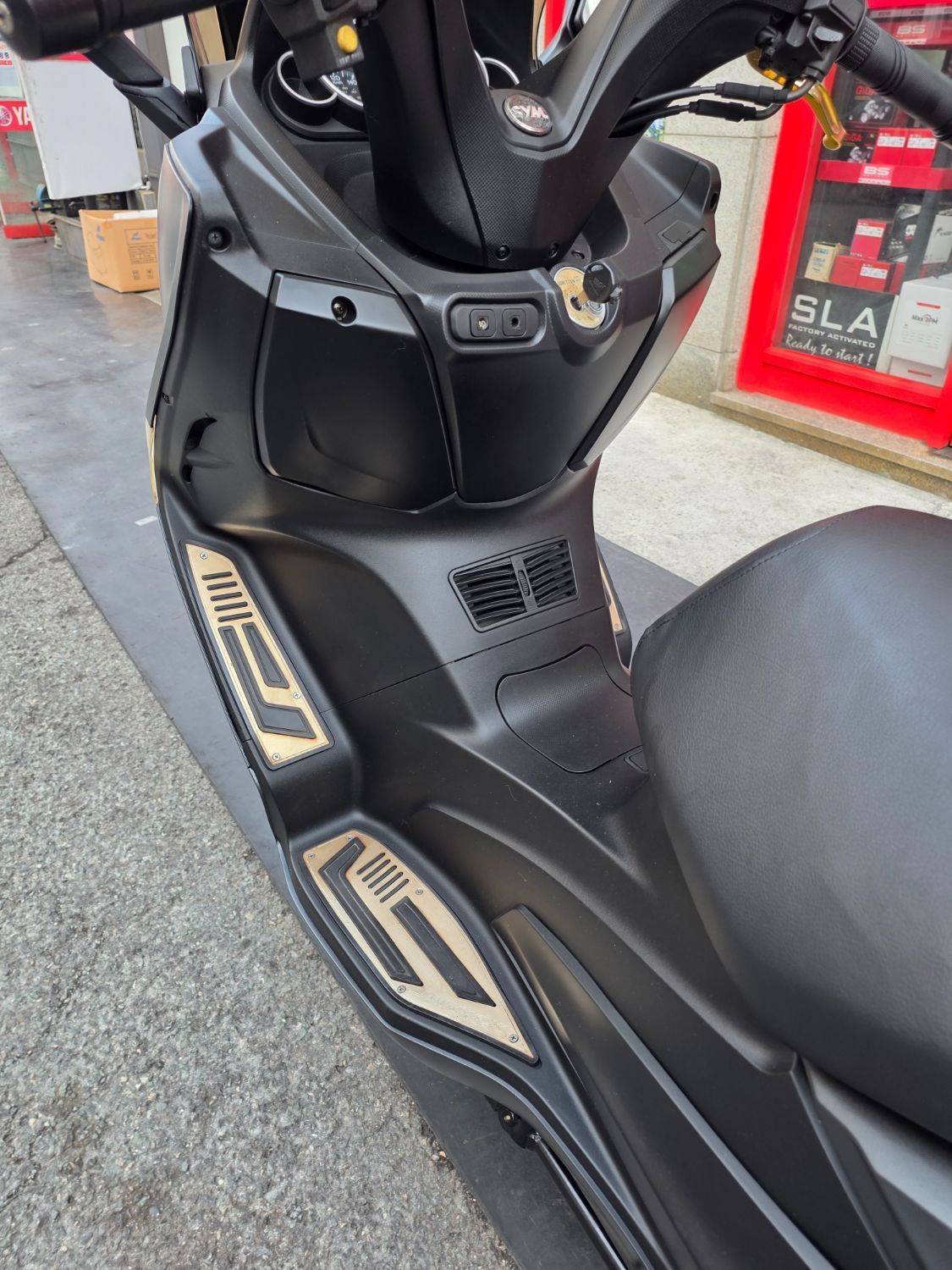 SYM 조이맥스 300 i 14