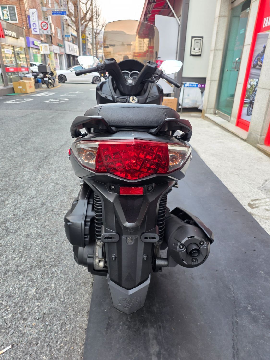 SYM 조이맥스 300 i 4