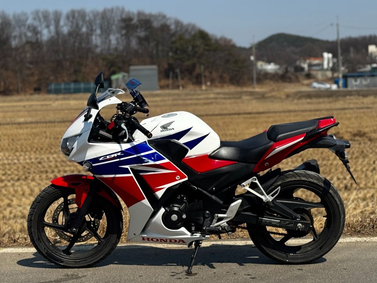 혼다 CBR 300 R 4
