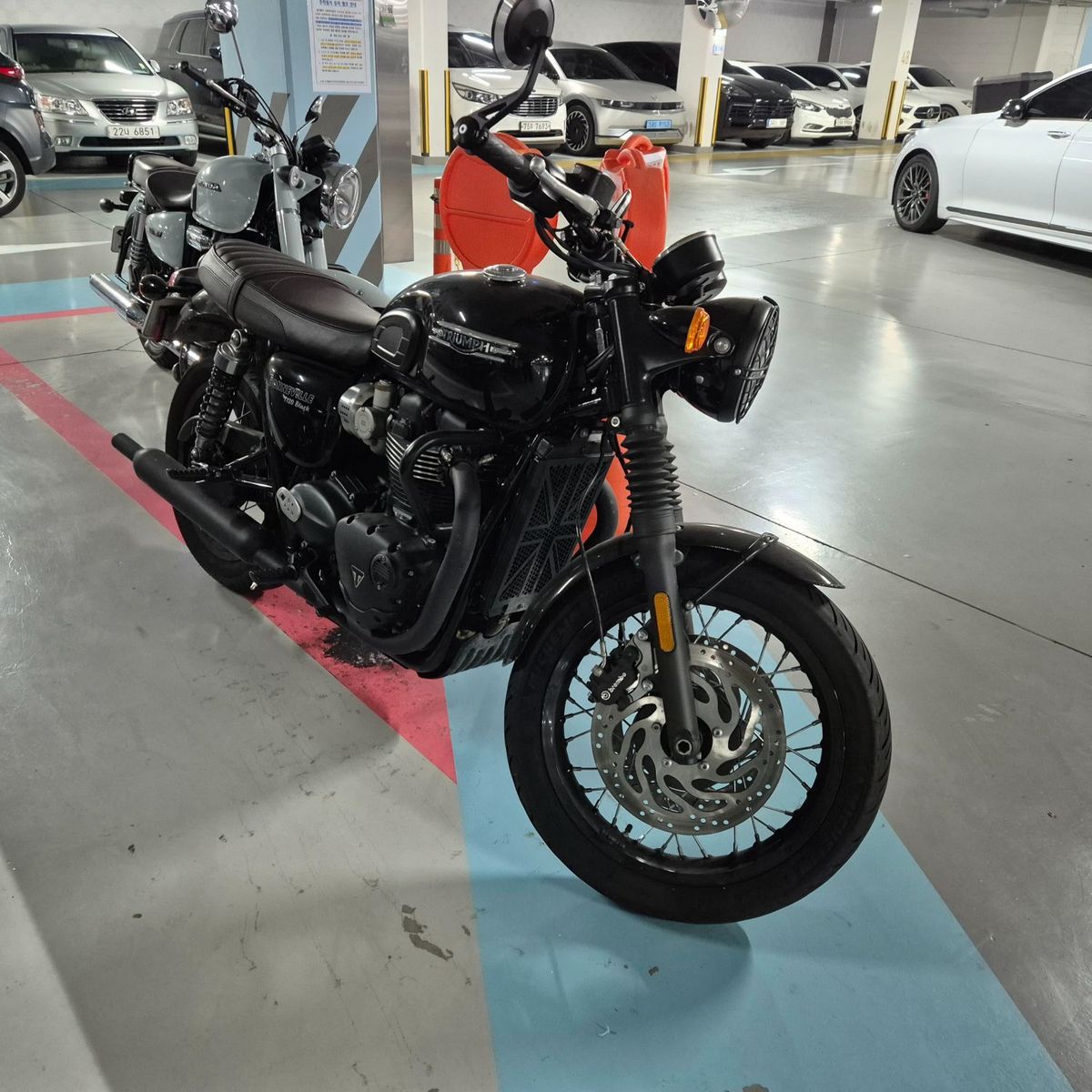 트라이엄프 본네빌 T120 main