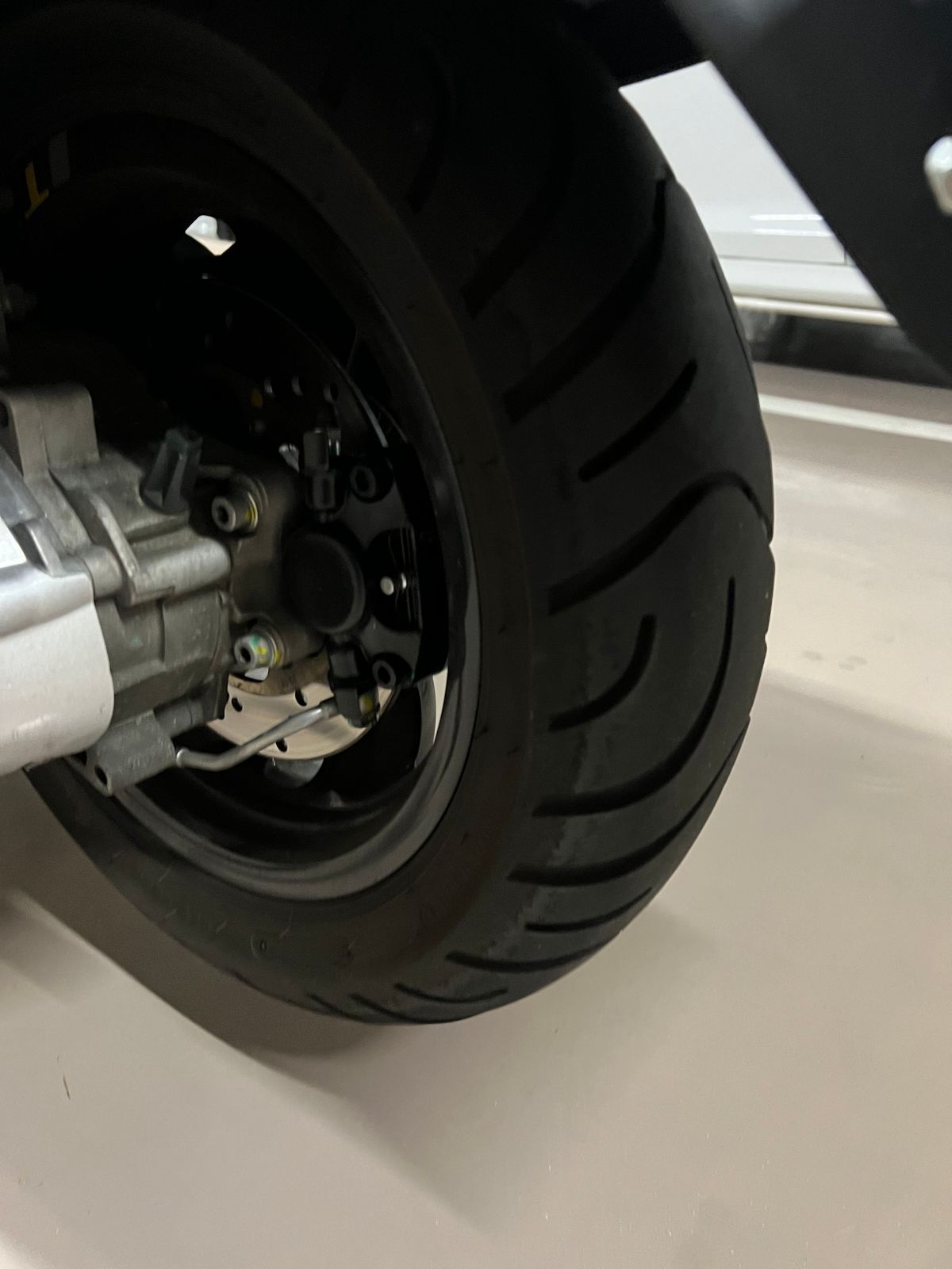 베스파 GTS 300 슈퍼테크 5