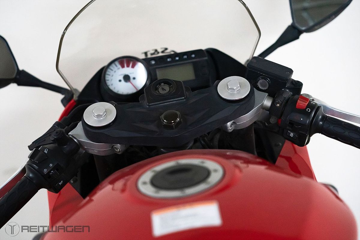 KR모터스 코멧 250 R more