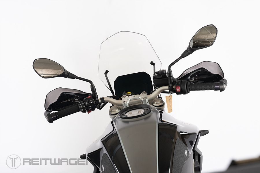 BMW F 900 R 16