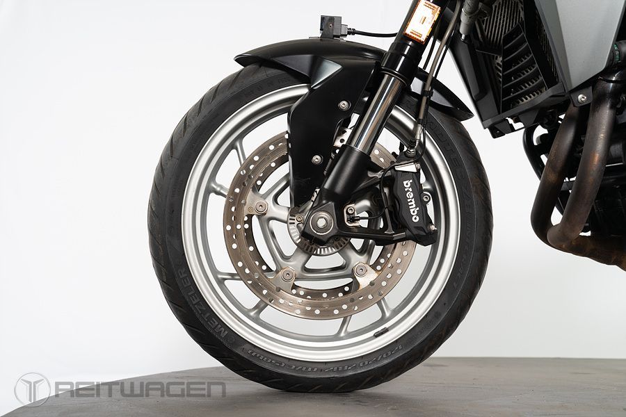 BMW F 900 R 7