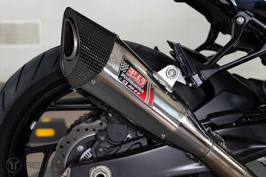 스즈키 GSX S 750 26