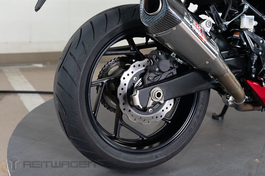 스즈키 GSX S 750 24