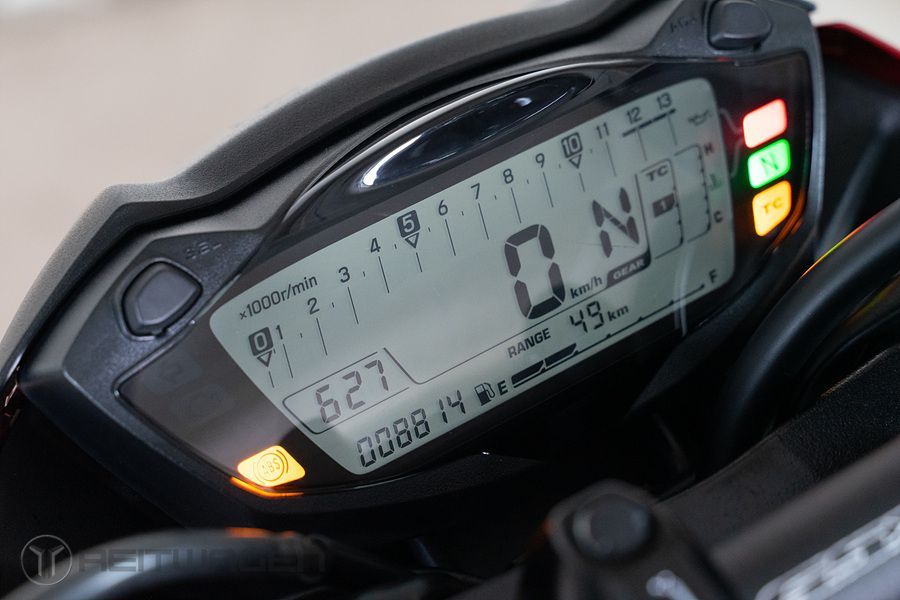 스즈키 GSX S 750 more