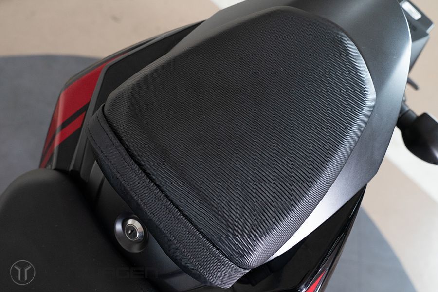스즈키 GSX S 750 15