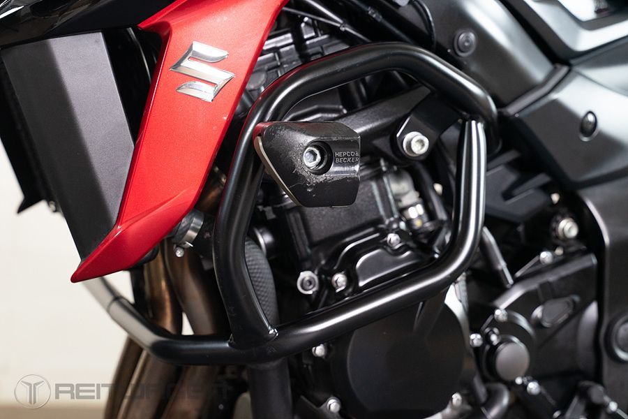 스즈키 GSX S 750 11