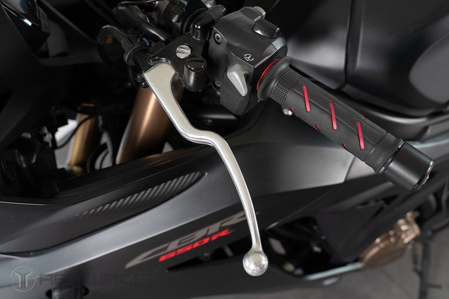 혼다 CBR 650 R MT 8