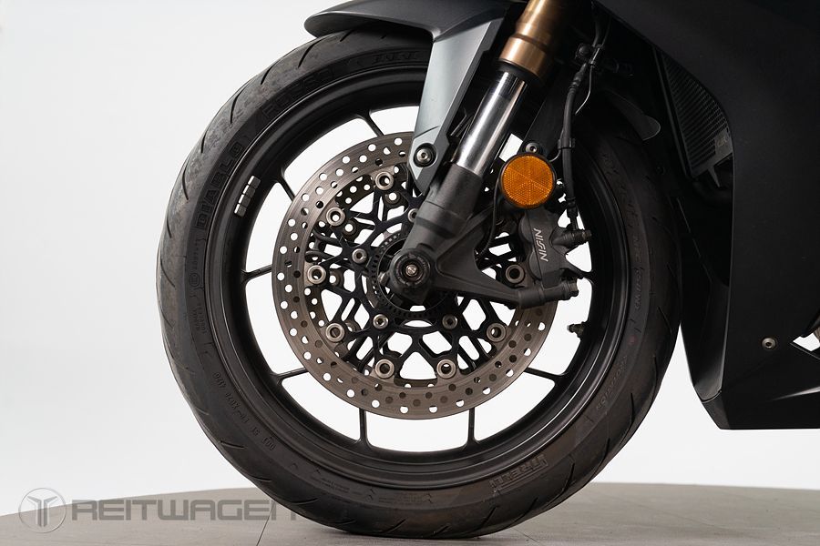 혼다 CBR 650 R MT 14