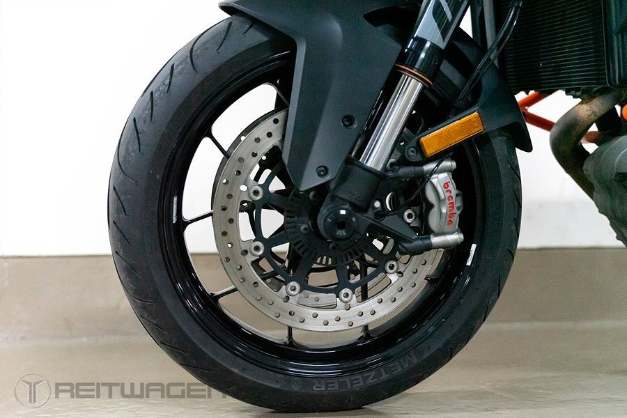 KTM 1290 슈퍼듀크 R 9