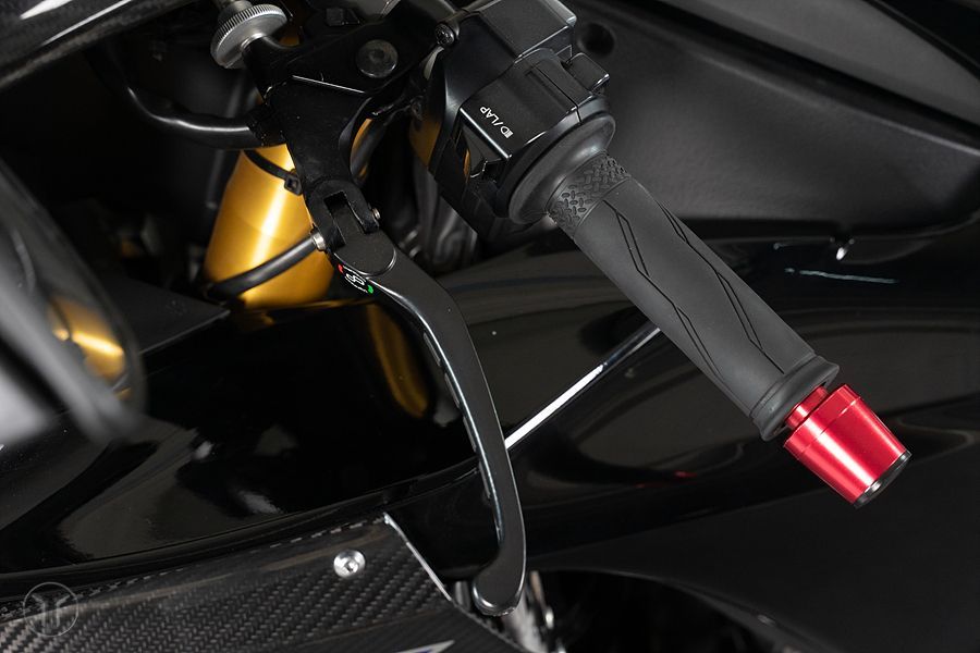야마하 YZF R1 M 8