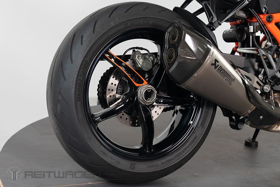 KTM 1290 슈퍼듀크 R 11