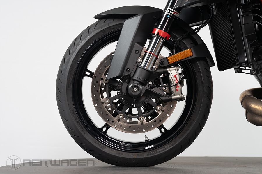 KTM 1290 슈퍼듀크 R 22