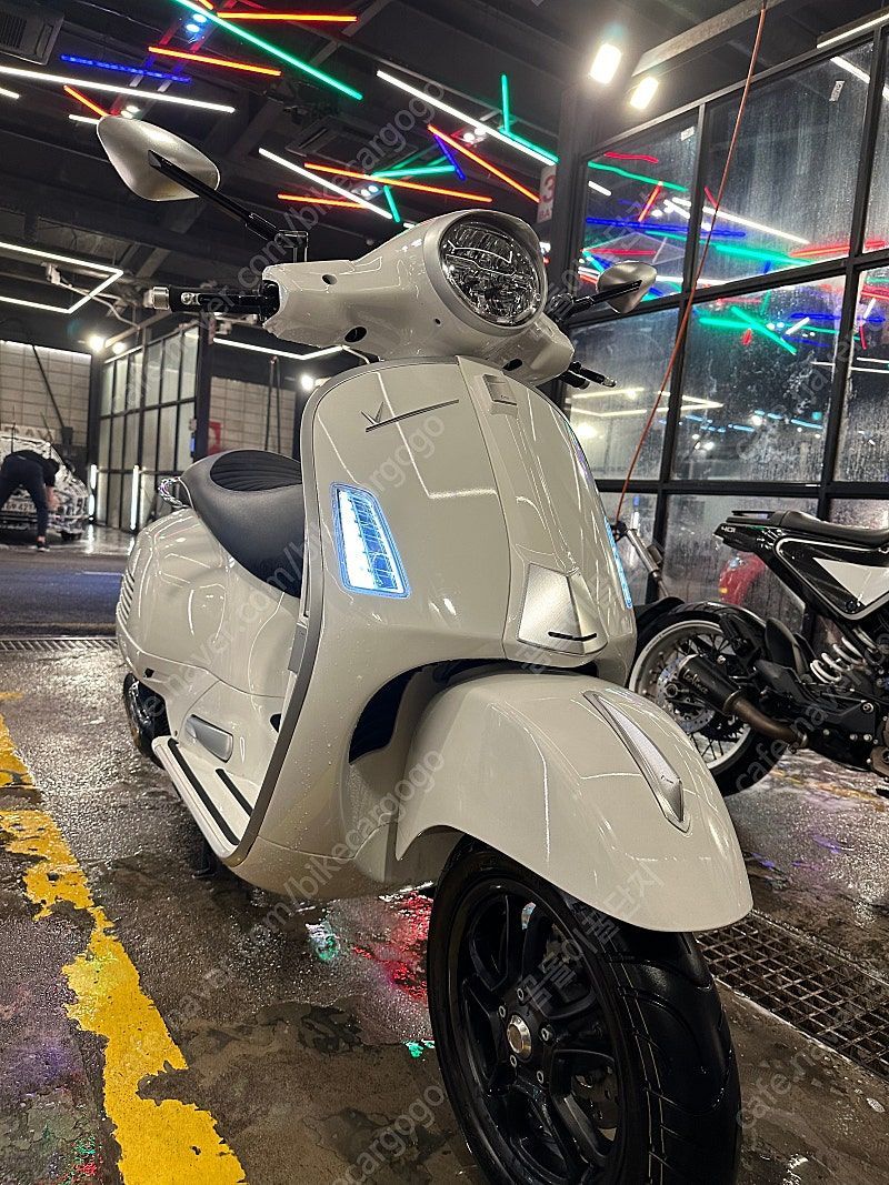 베스파 GTS 125 슈퍼스포츠 10