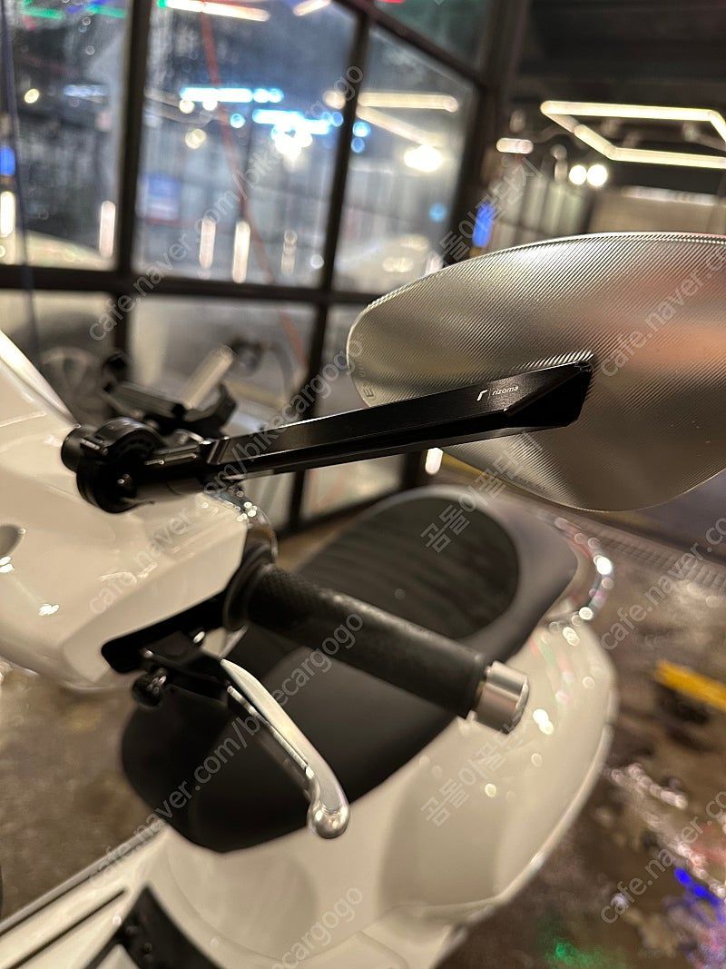 베스파 GTS 125 슈퍼스포츠 5