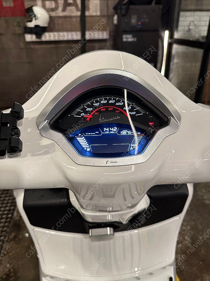 베스파 GTS 125 슈퍼스포츠 19