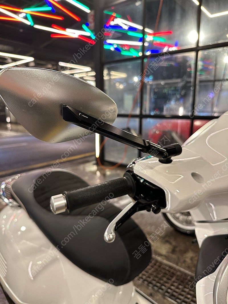 베스파 GTS 125 슈퍼스포츠 12