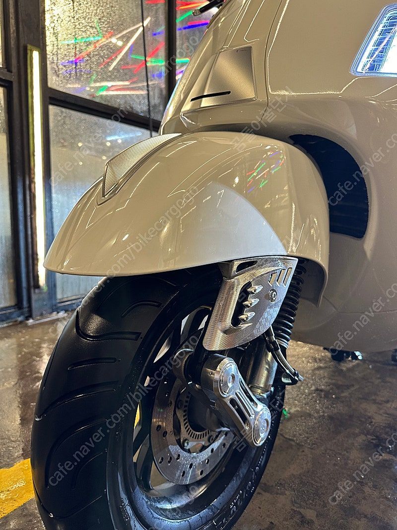 베스파 GTS 125 슈퍼스포츠 18