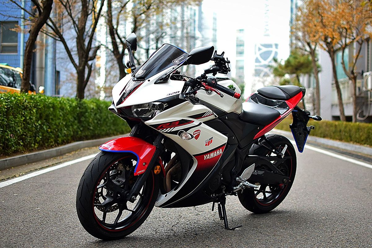 야마하 YZF R3 thumb 2