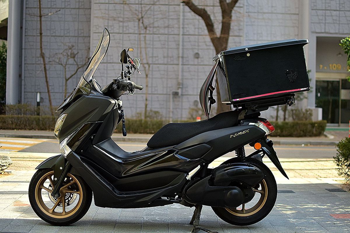 야마하 NMAX 125 4