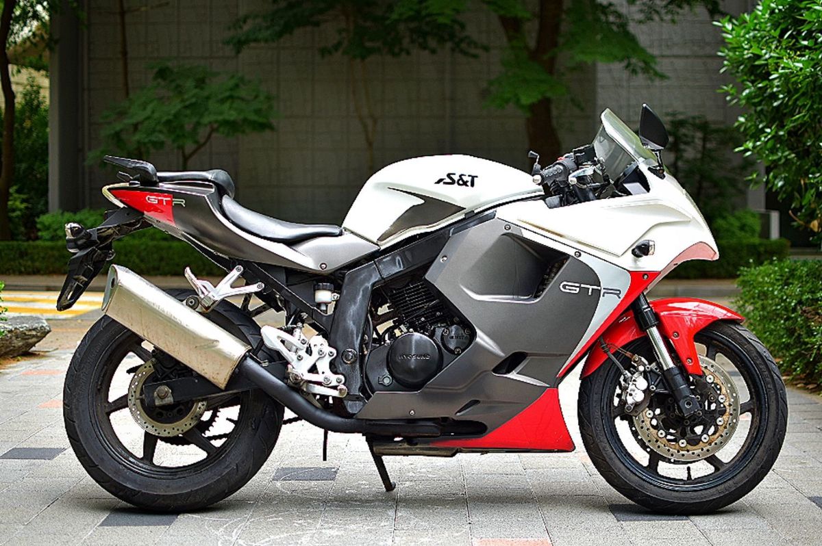 KR모터스 코멧 250 RC more