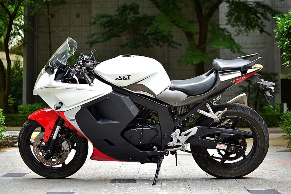 KR모터스 코멧 250 RC 4