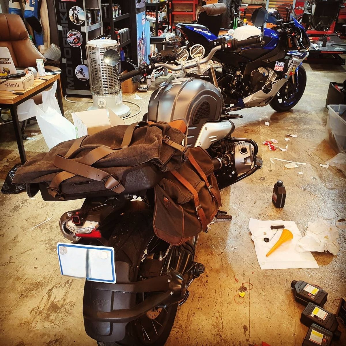 BMW R nine T 스크램블러 15
