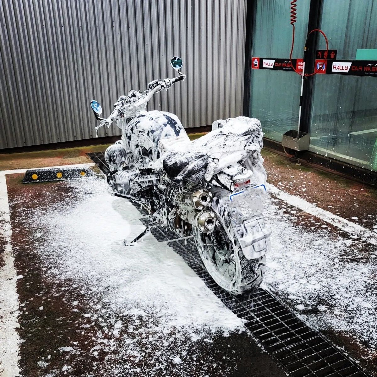 BMW R nine T 스크램블러 5