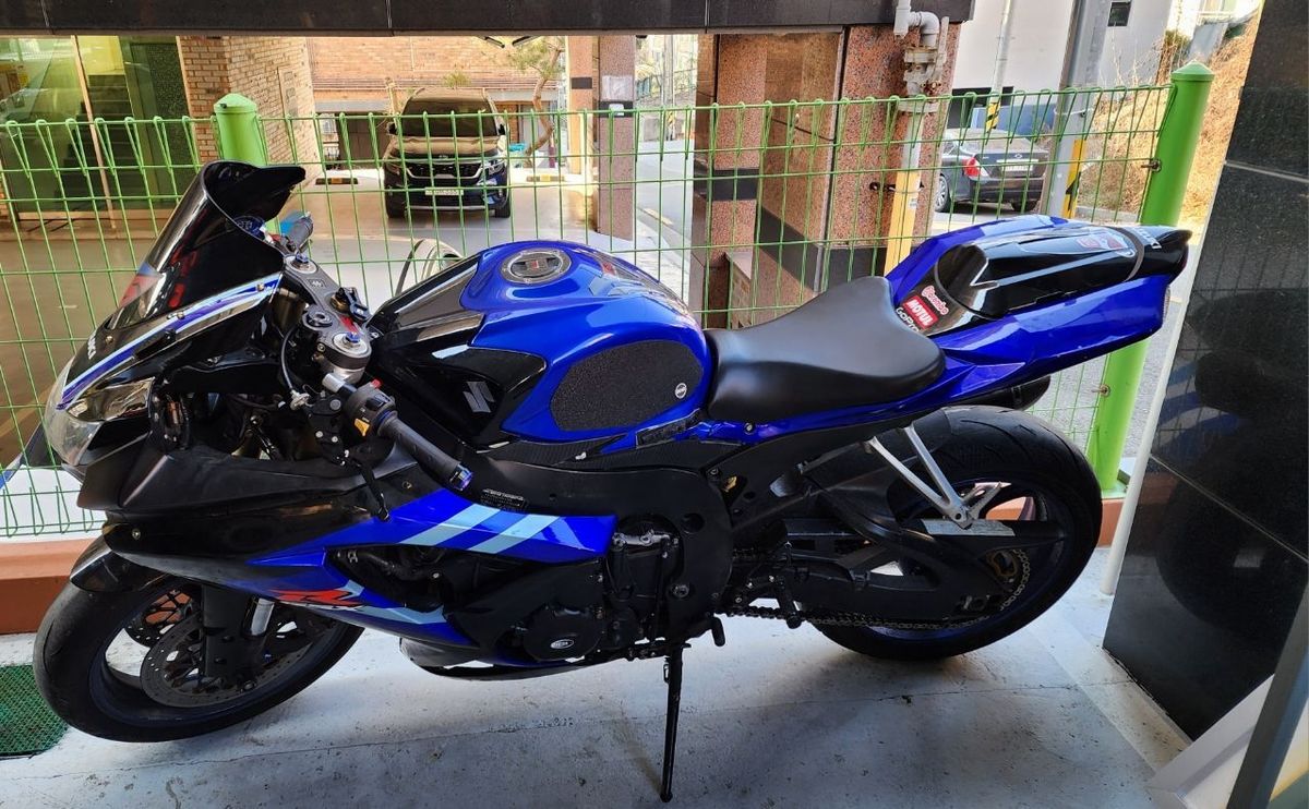 스즈키 GSX R 600 main