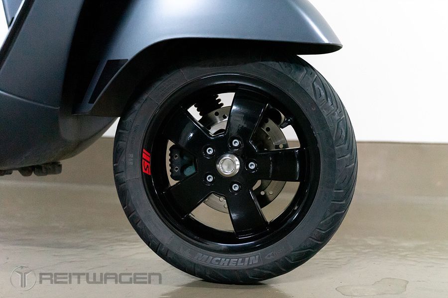 베스파 GTS 300 슈퍼 17