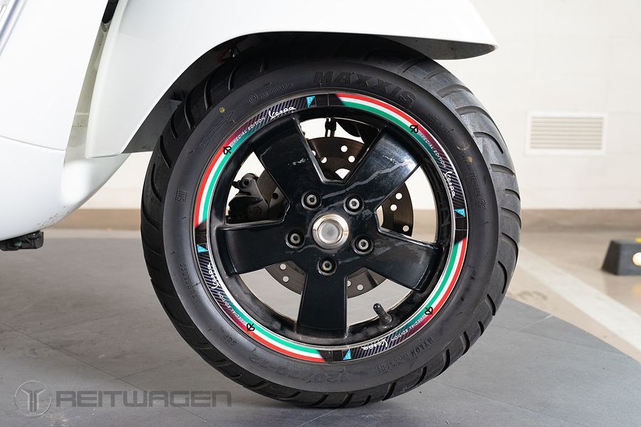 베스파 GTS 300 슈퍼 9