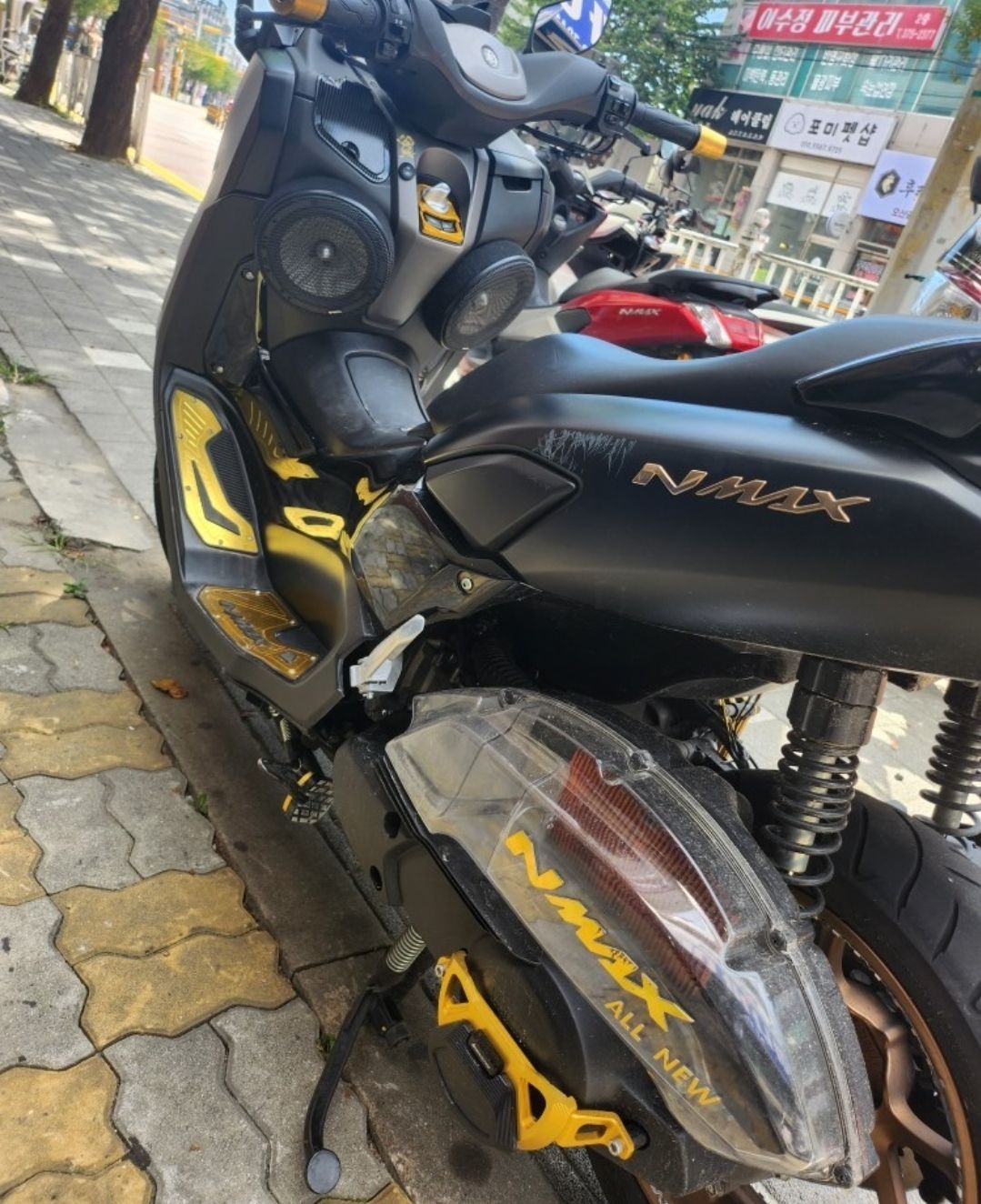 야마하 NMAX 125 more