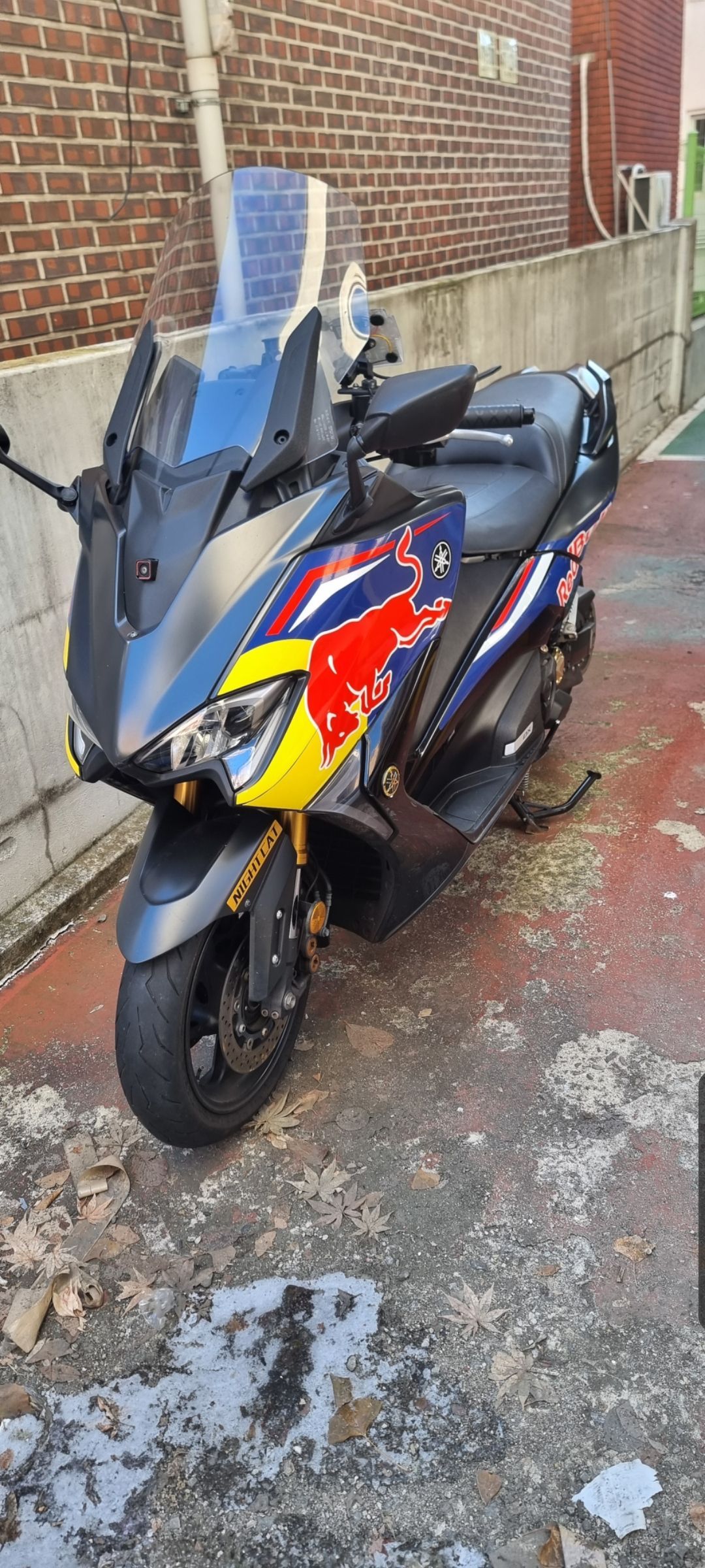 야마하 TMAX DX main