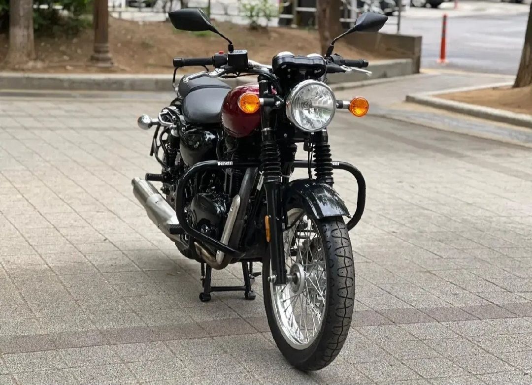 베넬리 임페리알레 400 ABS main
