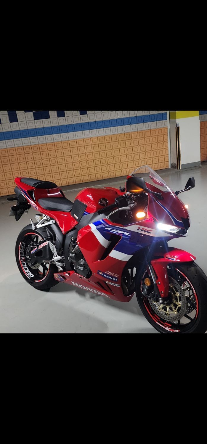 혼다 CBR 600 RR main