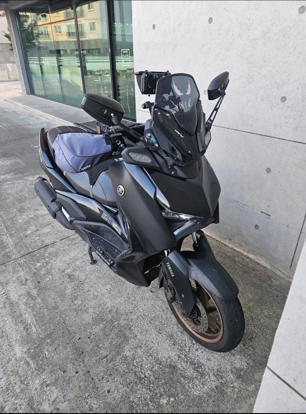야마하 XMAX 300 ABS 9