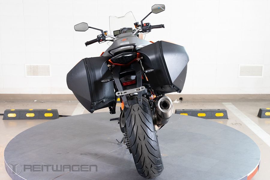 KTM 1290 슈퍼듀크 GT 4