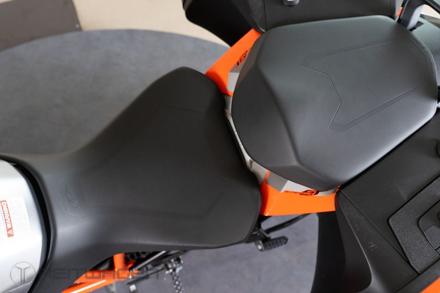 KTM 1290 슈퍼듀크 GT 12